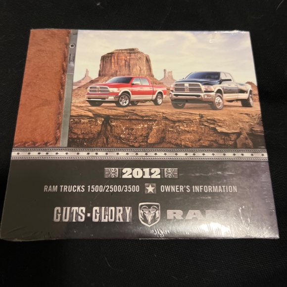 2012 DODGE RAM TRUCKS 1500-3500 GAS/DIESEL OWNER'S MANUAL SET AND PORTFOLIO CASE - Picture 3 of 7